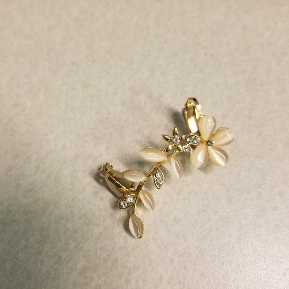 Pretty Ear Cuff!! - Picture 5 of 5
